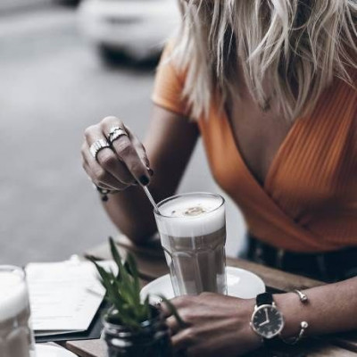 Βρήκαμε το μυστικό για να κάνεις τον καφέ σου ακόμα πιο γευστικό και χωρίς να βάλεις ζάχαρη