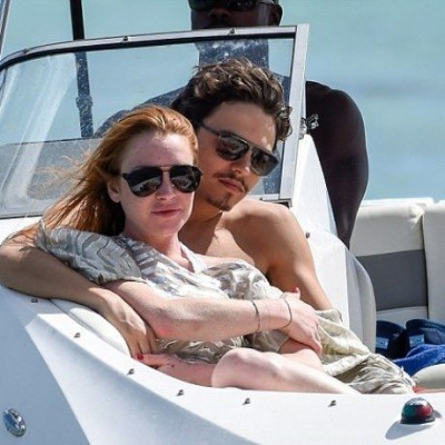 Η Lindsay Lohan γιορτάζει τα γενέθλιά της στη Μύκονο με ξέφρενους ρυθμούς
