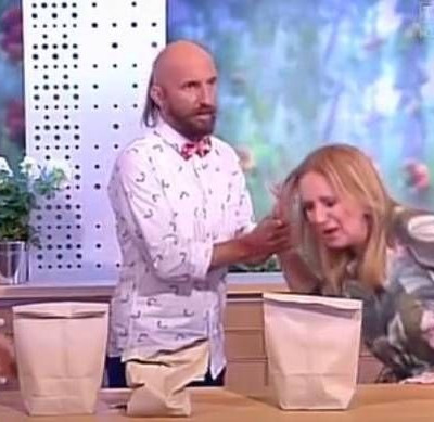 Απίστευτη γκάφα: Μάγος της συμφοράς έστειλε στο νοσοκομείο παρουσιάστρια! (vid)