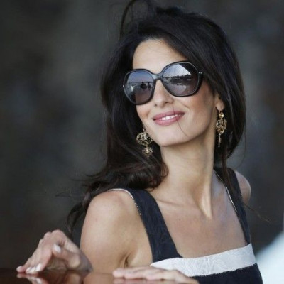 Η υπερβολικά αδύνατη σιλουέτα της Amal Alamuddin θα γίνει και πάλι viral