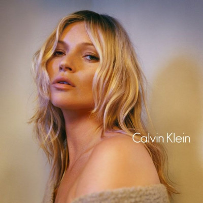 Όλη η αφρόκρεμα της showbiz ποζάρει στη νέα καμπάνια του οίκου Calvin Klein