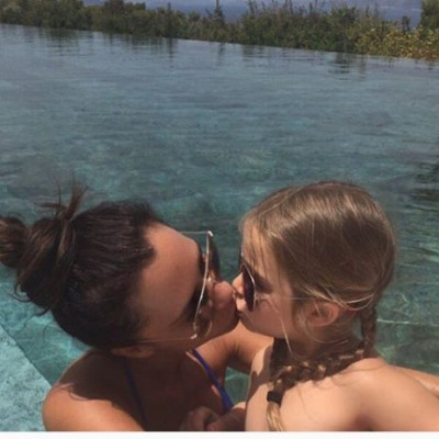 Επιτρέπεται ή όχι να φιλάμε τα παιδιά στο στόμα;