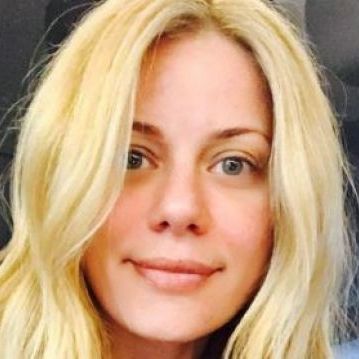 Ζέτα Μακρυπούλια: Δείτε τη να παίζει με τα δίδυμα των Ρέβη-Τότσικα