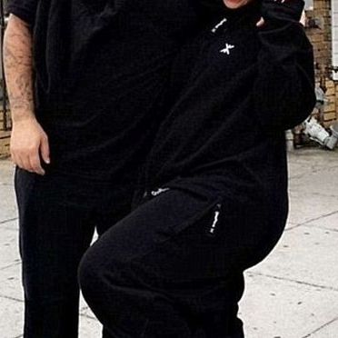 To πιο αμφιλεγόμενο ζευγάρι της showbiz μόλις αποκάλυψε το φύλο του μωρού του. Είναι...