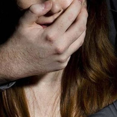 Τρόμος με «δράκο» στο Μετρό - Επιτέθηκε σε γυναίκα μέρα μεσημέρι!