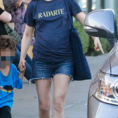 Είναι δυνατόν να ΜΗΝ είναι έγκυος; Η star και η πολύ μυστηριώδης της εμφάνιση