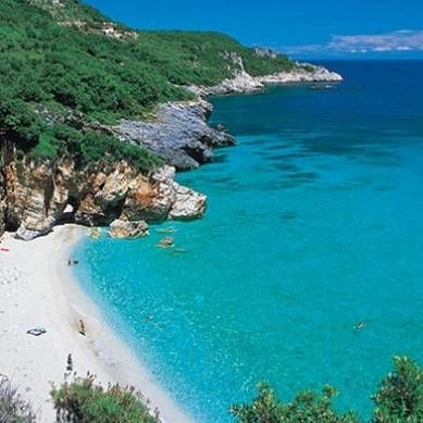 Σάλος σε παραλία του Πηλίου - Δεν είδαν την ταμπέλα και...