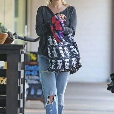 H star,χωρίς ίχνος μακιγιάζ, δίνει την καλύτερη απάντηση σε όλους όσους κατηγόρησαν την εμφάνισή της