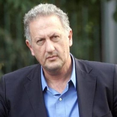 Δύσκολες ώρες για τον Κώστα Σκανδαλίδη