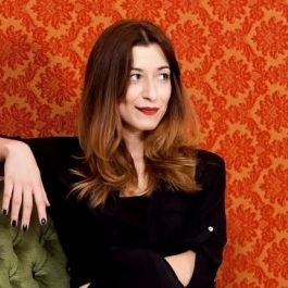 Μπελ Επόκ: Η Μαρίζα Ρίζου στην Ικαρία