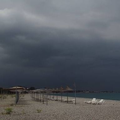 Ραγδαία επιδείνωση του καιρού με χαλάζι, καταιγίδες και ισχυρούς άνεμους (pics)