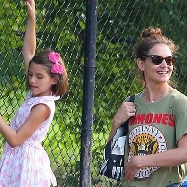 Είναι η Suri Cruise ένα ιδιότροπο παιδί; Δες αυτές τις φωτός και τα συμπεράσματα δικά σου