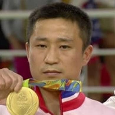 Αυτός είναι ο πιο θλιμμένος χρυσός Ολυμπιονίκης και δεν φαντάζεστε γιατί! (video)