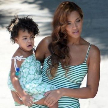 H Beyonce και η Blue Ivy,τράβηξαν όλα τα βλέμματα στα βραβεία ΜTV-VMA με την εμφάνισή τους (εικόνες)