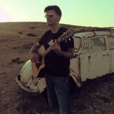 Ο Φοίβος Δεληβοριάς στο 4ο Φεστιβάλ Βοτανικού "Κάτω από τις Γραμμές"