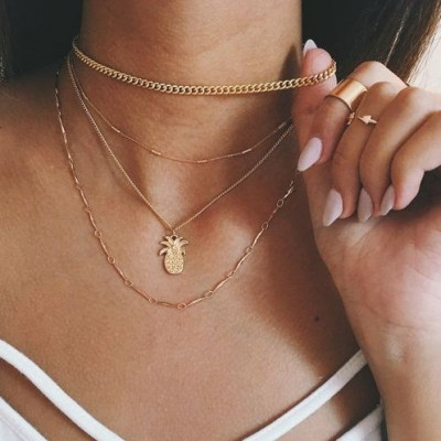 DIY: Δες πώς θα φτιάξεις μόνη σου το πιο trendy αξεσουάρ της σεζόν