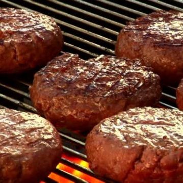 Εύκολα μπιφτέκια, λαχταριστά και ζουμερά!