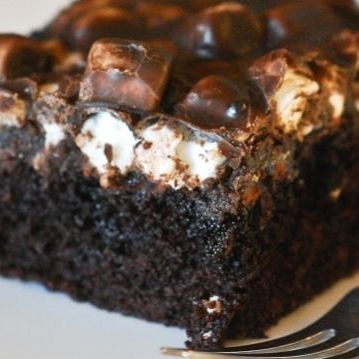 Mississipi mud cake: Το σοκολατένιο γλυκό που κάνει θραύση στο διαδίκτυο