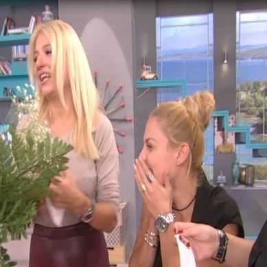 Το πρωινό: Όταν το κινητό χτύπησε on air και φάνηκε το μήνυμα, που δεν έπρεπε