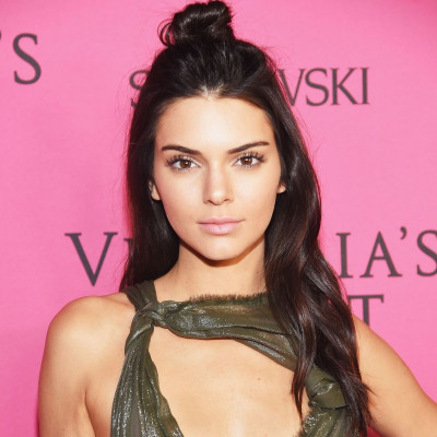 Τι σχέση μπορεί να έχει η Kendall Jenner με την Angelina Jolie;