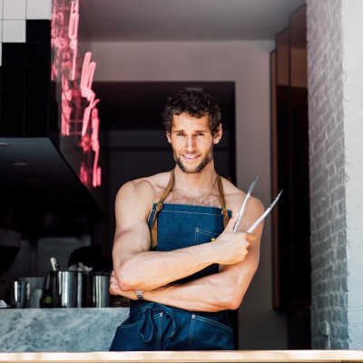 Ο Franco Noriega είναι ο σεφ που μαγειρεύει γυμνός και ΝΑΙ είναι πολύ σέξι!