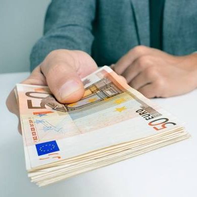 Τέλος τα οικογενειακά επιδόματα και το επίδομα θέρμανσης