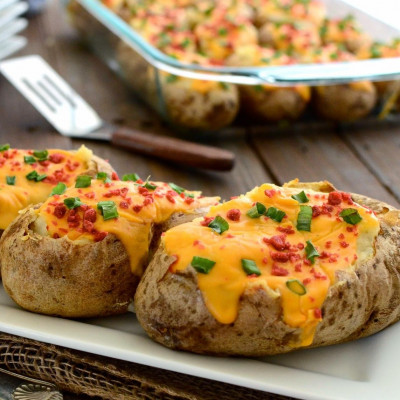 Ψητή πατάτα γεμιστή; Ναι, αυτό είναι το καλύτερο πιάτο που θα μπορούσες να φτιάξεις σήμερα