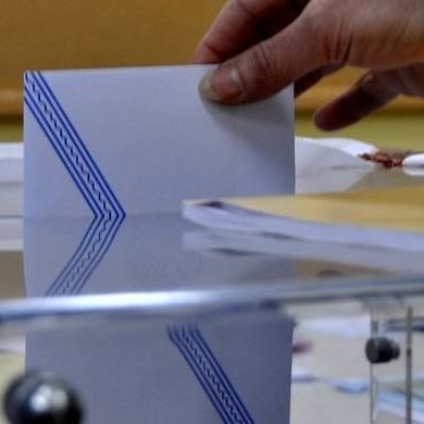 Ραγδαίες εξελίξεις: Πρόωρες εκλογές ή ανασχηματισμός;