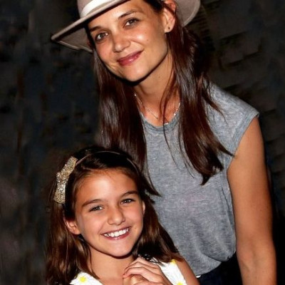 Το πραγματικό πρόσωπο της Suri Cruise γίνεται ξανά το θέμα της ημέρας