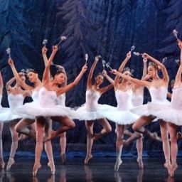 Καρυοθραύστης από το Russian Ballet Theater στο Δημοτικό Θέατρο Πειραιά