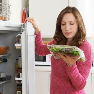 Ο κίνδυνος που κρύβουν οι συσκευασμένες σαλάτες