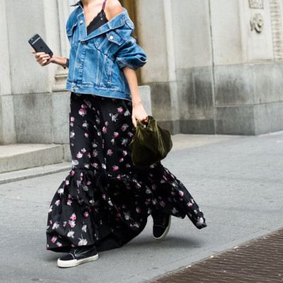 Trend alert: Το απόλυτο κομμάτι-κλειδί που λατρεύουν όλα τα μοδάτα κορίτσια του street style