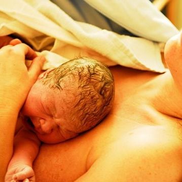 Γιατί οι γυναίκες αιμορραγούν μετά τη γέννα