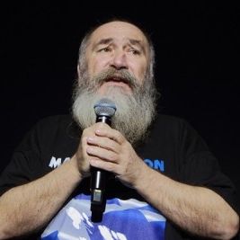 Ο Τζίμης Πανούσης για λίγες εμφανίσεις στο Can Can