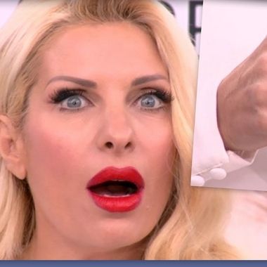 Το διαμαντένιο μονόπετρο της Ελένης και το πλάνο που την άφησε με το στόμα ανοιχτό!