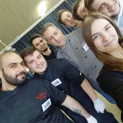 Οι σπουδαστές Επισιτισμού του ΙΕΚ ΑΛΦΑ Γλυφάδας μαγείρεψαν για την «Κοινωνική Στήριξη»