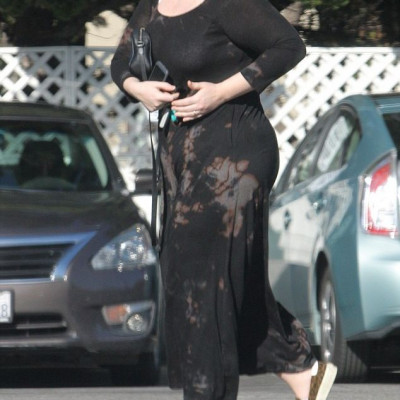 Mήπως η star παντρεύτηκε στα κρυφά; Οι φωτογραφίες τουλάχιστον αυτό μαρτυρούν