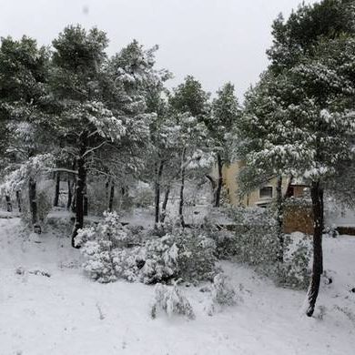 Καιρός: Οι μετεωρολόγοι προειδοποιούν: Πρωτοφανής χιονιάς θα «σαρώσει» την Αθήνα