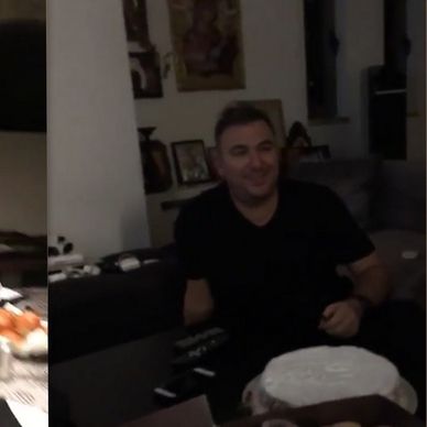 Μπόσνιακ – Ρέμος: Έκοψαν την πρωτοχρονιάτικη πίτα. Δείτε πρώτη φορά το εσωτερικό του σπιτιού τους