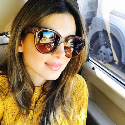 Η Σταματίνα Τσιμτσιλή φόρεσε 6 φορές το ίδιο χρώμα και μας ξετρέλανε!