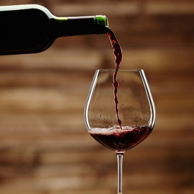 Κρυολόγημα: Πώς βοηθά στην αντιμετώπιση ένα ποτήρι... κόκκινο κρασί