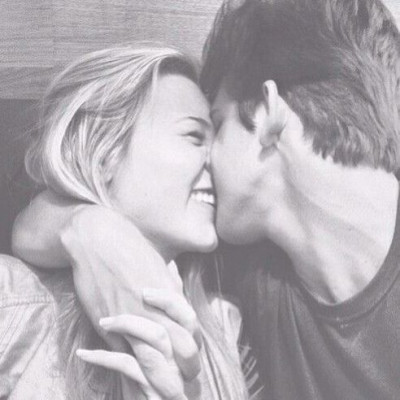 H μάστιγα του «κάτι παίζει»: Γιατί ντρέπεσαι να παραδεχτείς ότι η ερωτική σου ζωή είναι ανύπαρκτη;