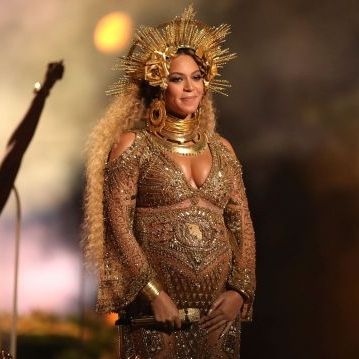 Beyonce: Γυμνή στα Grammys 2017 εμφανίστηκε για να αποδείξει ότι είναι όντως έγκυος! (pics & vid)