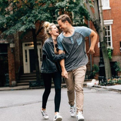 8 αδιαμφισβήτητα σημάδια ότι είναι ερωτευμένος μαζί σου