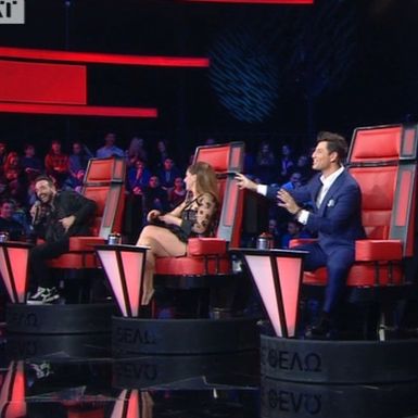 The Voice: Ο Ρουβάς αποκάλυψε την εγκυμοσύνη της... Κορινθίου