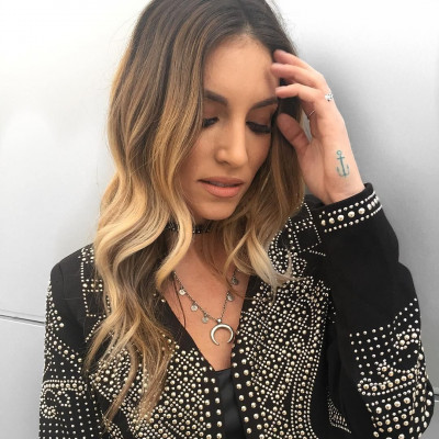 Η Αθηνά Οικονομάκου μας εύχεται «καληνύχτα» μόνο με τα εσώρουχά της