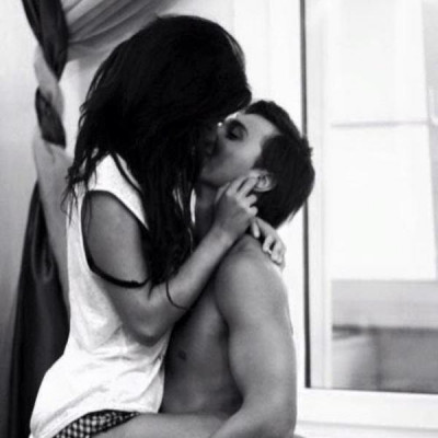 4 αλάνθαστοι τρόποι για να τον κάνεις να «κρατήσει» περισσότερο στο σεξ