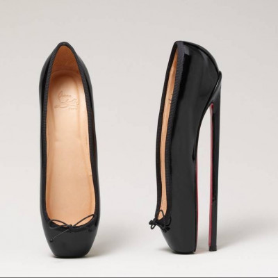 Το Metropolitan Μuseum έχει φετίχ τα παπούτσια