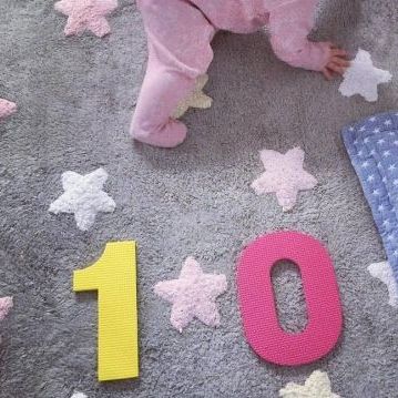 Η κόρη γνωστού Έλληνα τραγουδιστή έγινε 10 μηνών - Απολαύστε 10 υπέροχες φωτογραφίες της