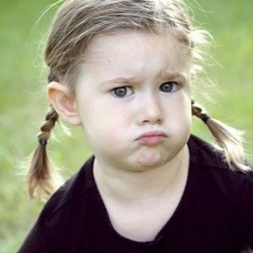 Ο πραγματικός λόγος που το παιδί συμπεριφέρεται χειρότερα μόλις βλέπει τη μαμά του